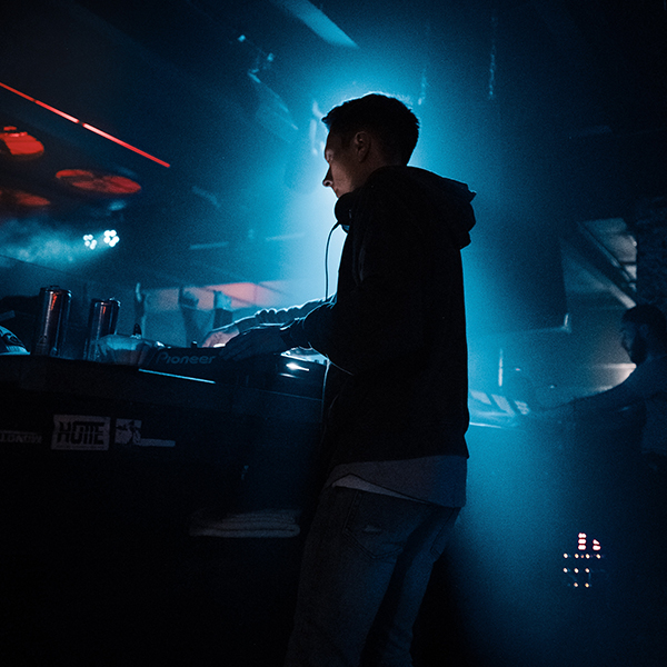 dj in a show